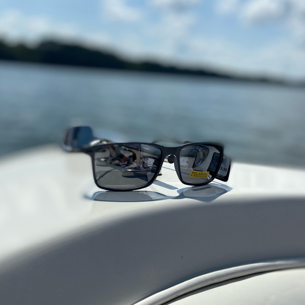 Foster Grant Max Block 100% UVA-UVB Polarized - Picture 11 of 15